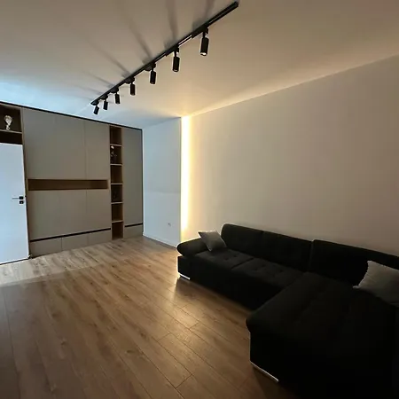 Apartament 2 Kristal De Inchiriat شقة *